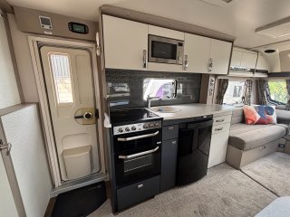 /photos/5848/82c2e066-5fe4-3c6f-716b-7d6958bf92ff_i320x240.jpg