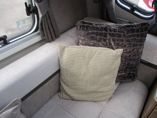 /photos/5848/adb8bc8b-070d-90f3-c911-1ec94ef06db1_i320x240.jpg
