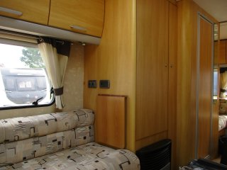 /photos/5848/d6ce3ced-da56-63c5-8e1a-59d5e9c06f39_i320x240.jpg