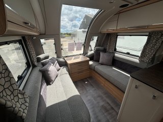 /photos/5848/f1872897-a9ee-5799-a7ba-0a3d67832f28_i320x240.jpg